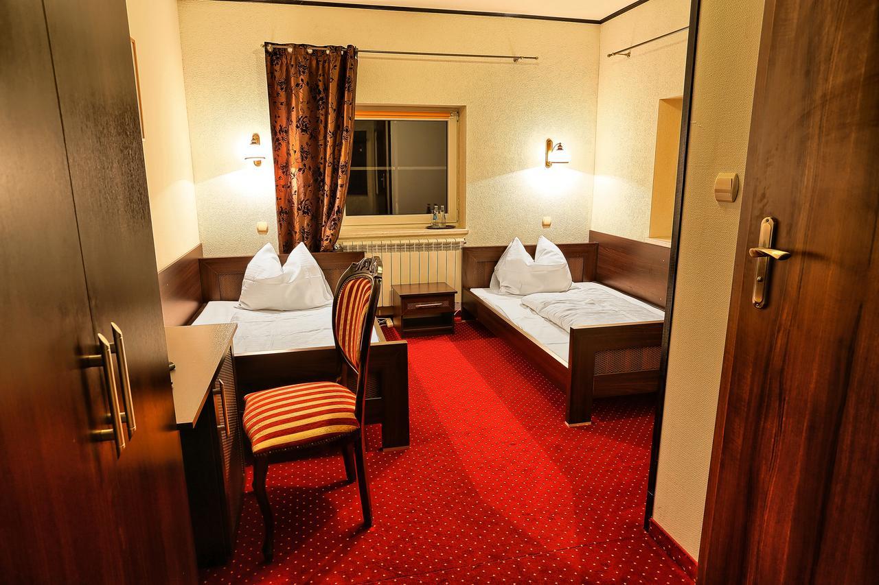 Hotel Zodiak Radomsko Εξωτερικό φωτογραφία