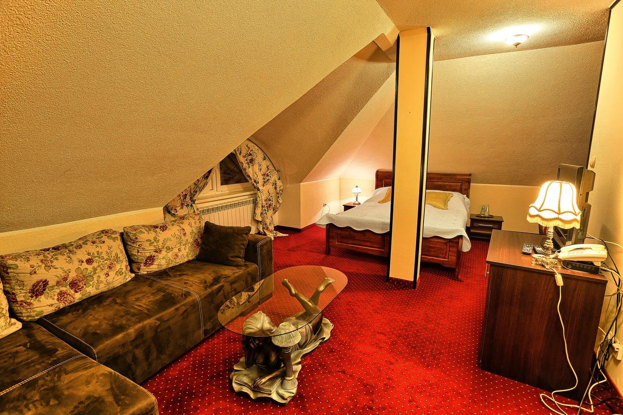 Hotel Zodiak Radomsko Εξωτερικό φωτογραφία